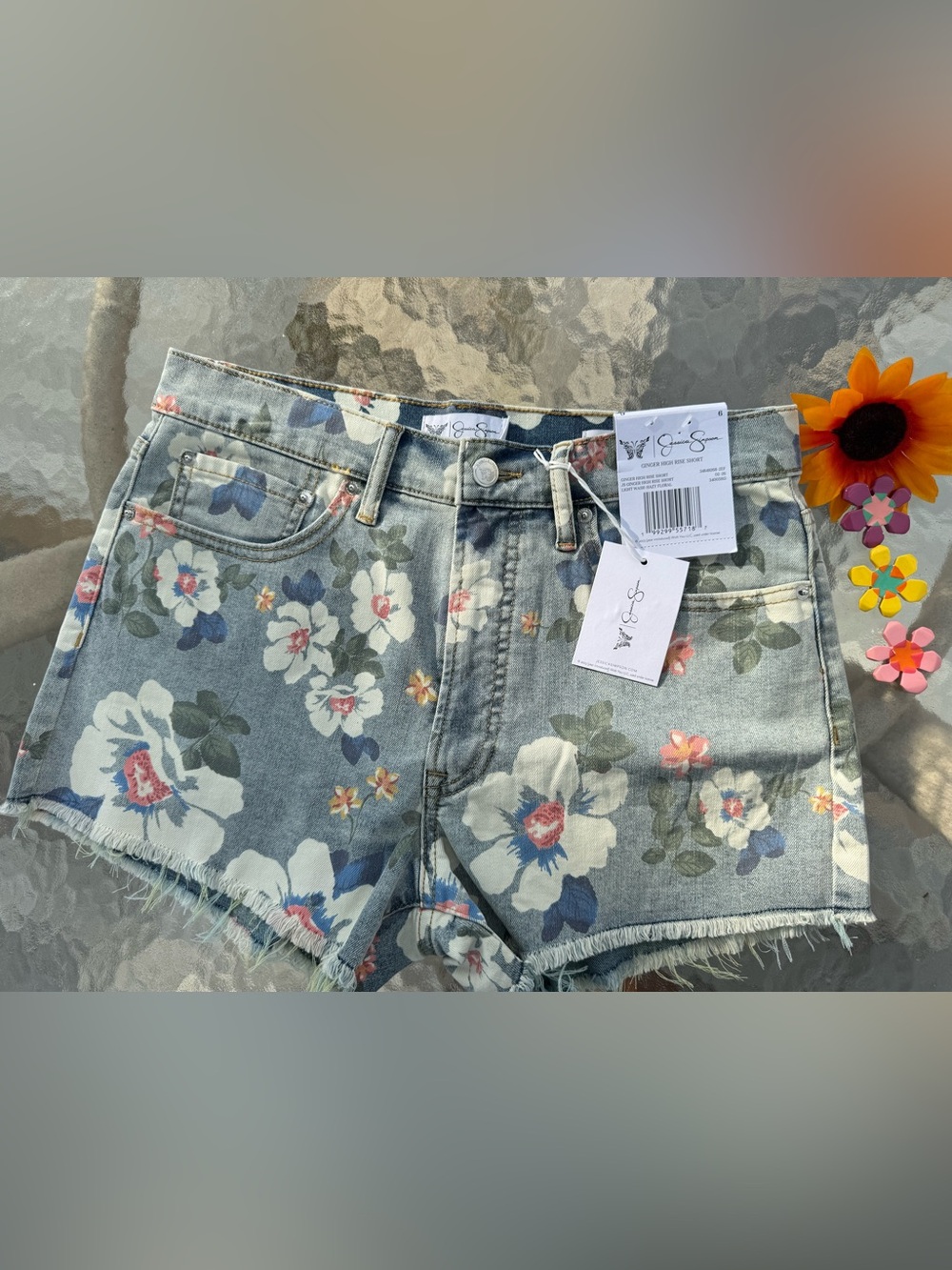 Jessica Simpson Ginger High Rise Floral Denim Shorts Size 6 NWT - Picture 4 of 17